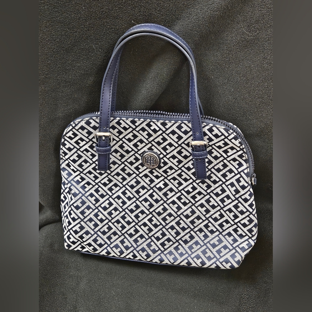 Tommy Hilfiger bag